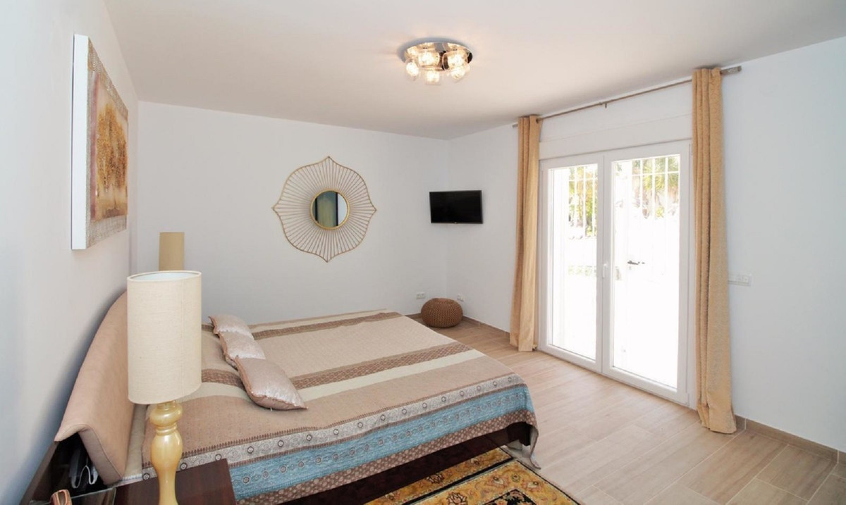 Se vende Villa - Chalet de 10 dormitorios en Costa Del Sol, Málaga, España
