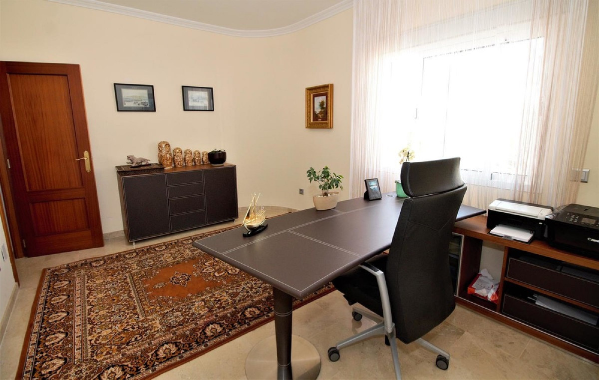 Se vende Villa - Chalet de 10 dormitorios en Costa Del Sol, Málaga, España