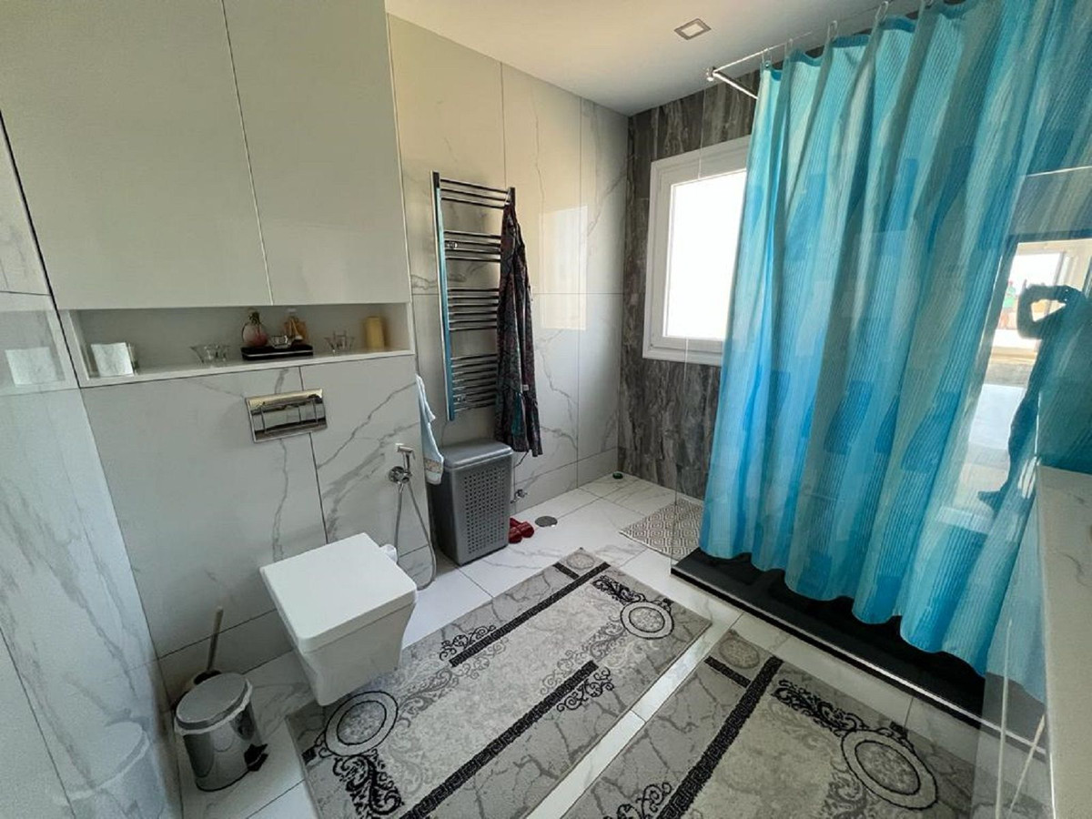 Se vende Villa - Chalet de 10 dormitorios en Costa Del Sol, Málaga, España