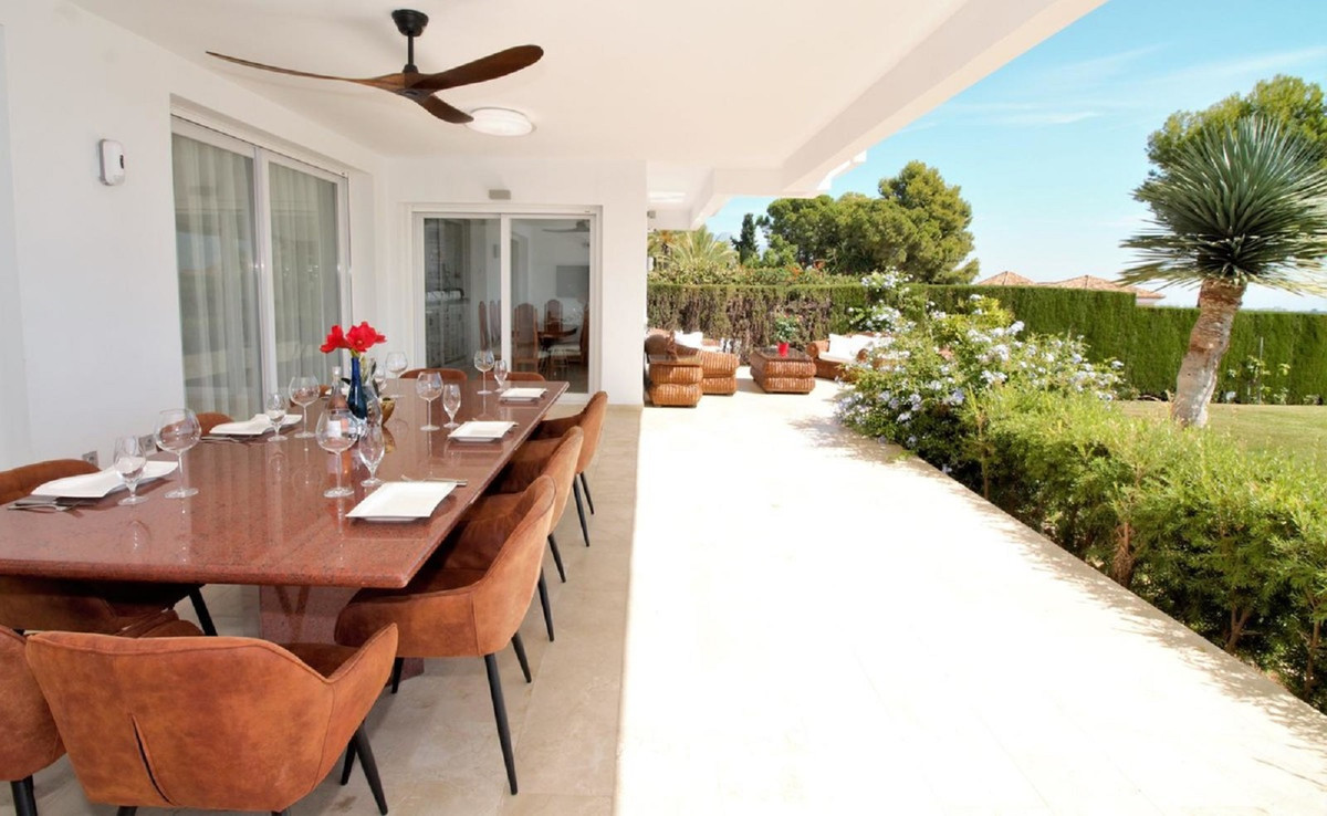 Se vende Villa - Chalet de 10 dormitorios en Costa Del Sol, Málaga, España