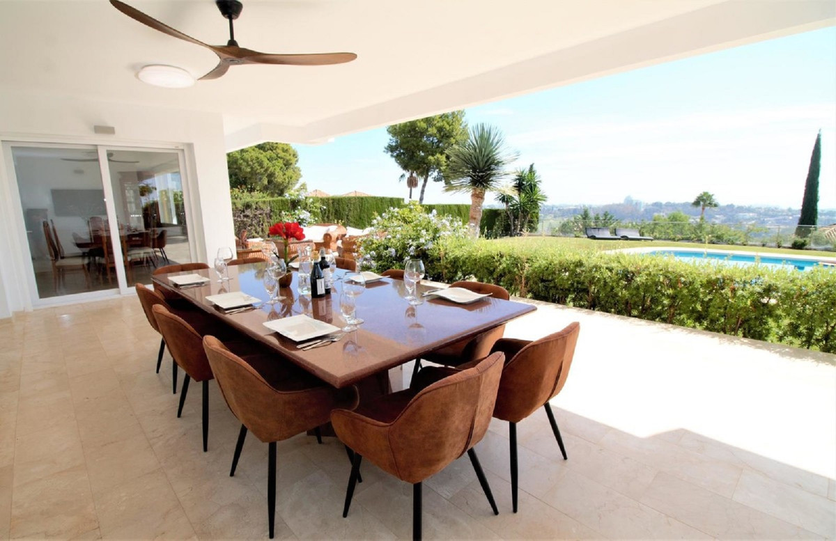 Se vende Villa - Chalet de 10 dormitorios en Costa Del Sol, Málaga, España
