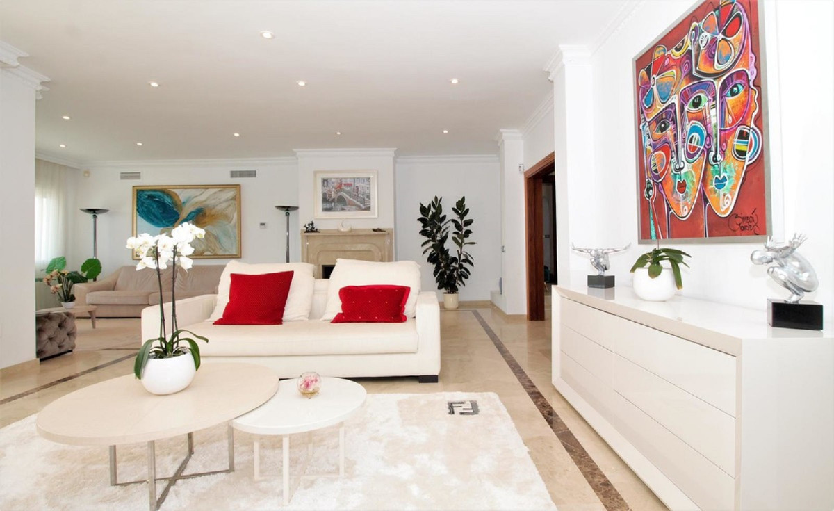 Se vende Villa - Chalet de 10 dormitorios en Costa Del Sol, Málaga, España