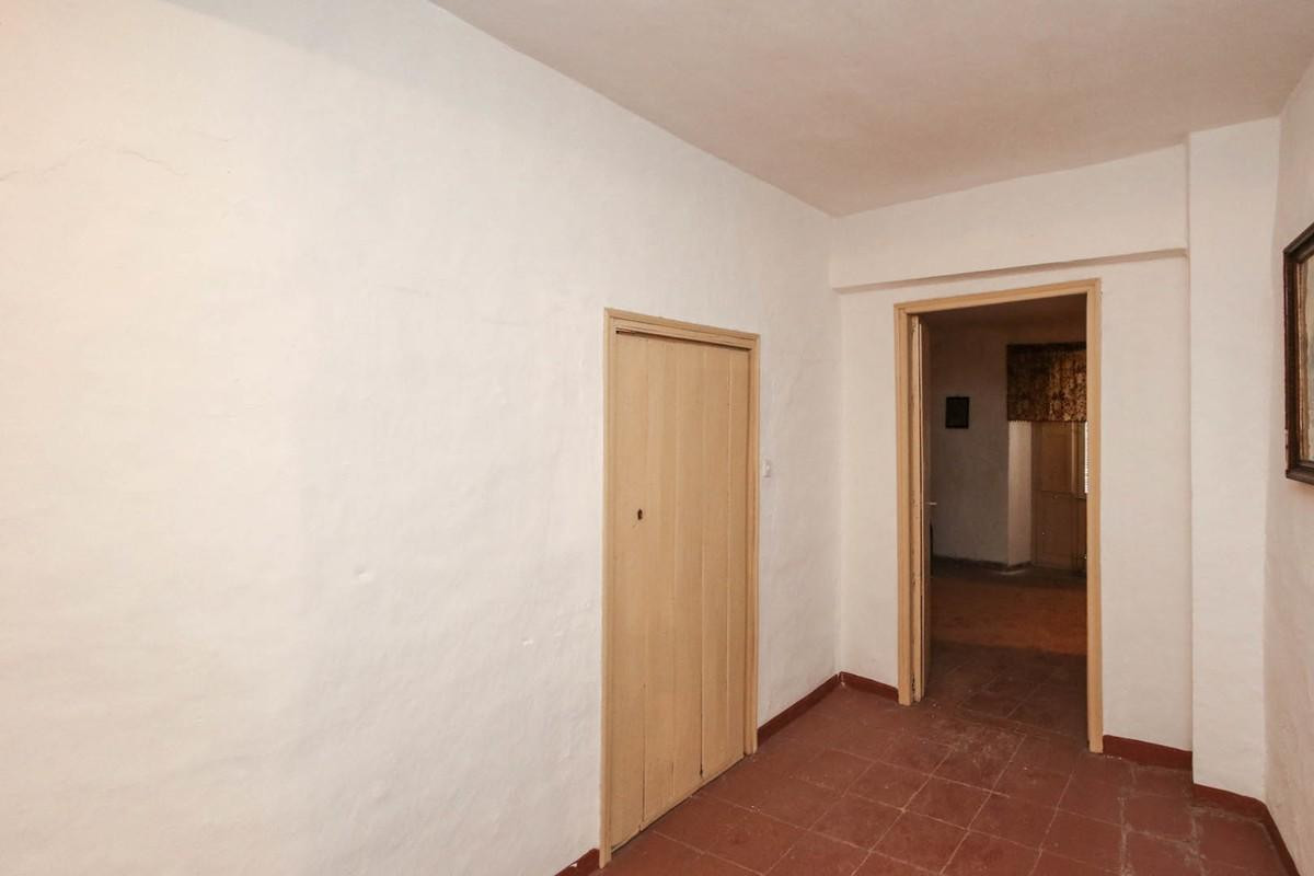6 Bed Commercial unit for sale in Tolox Costa Del Sol, Málaga, Spain