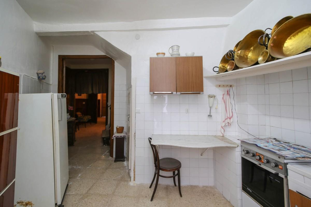 6 Bed Commercial unit for sale in Tolox Costa Del Sol, Málaga, Spain