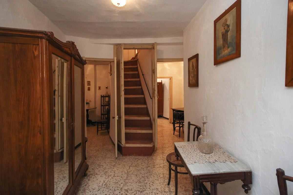 6 Bed Commercial unit for sale in Tolox Costa Del Sol, Málaga, Spain