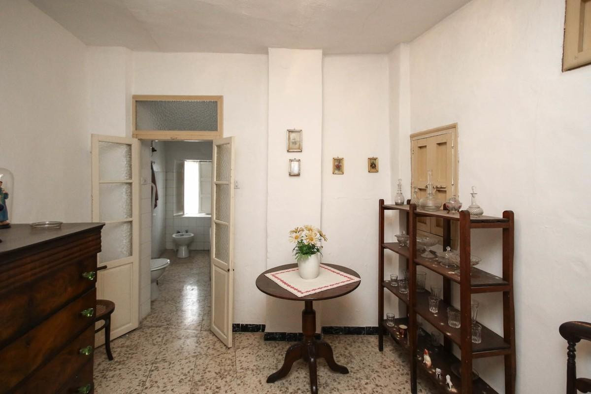 6 Bed Commercial unit for sale in Tolox Costa Del Sol, Málaga, Spain