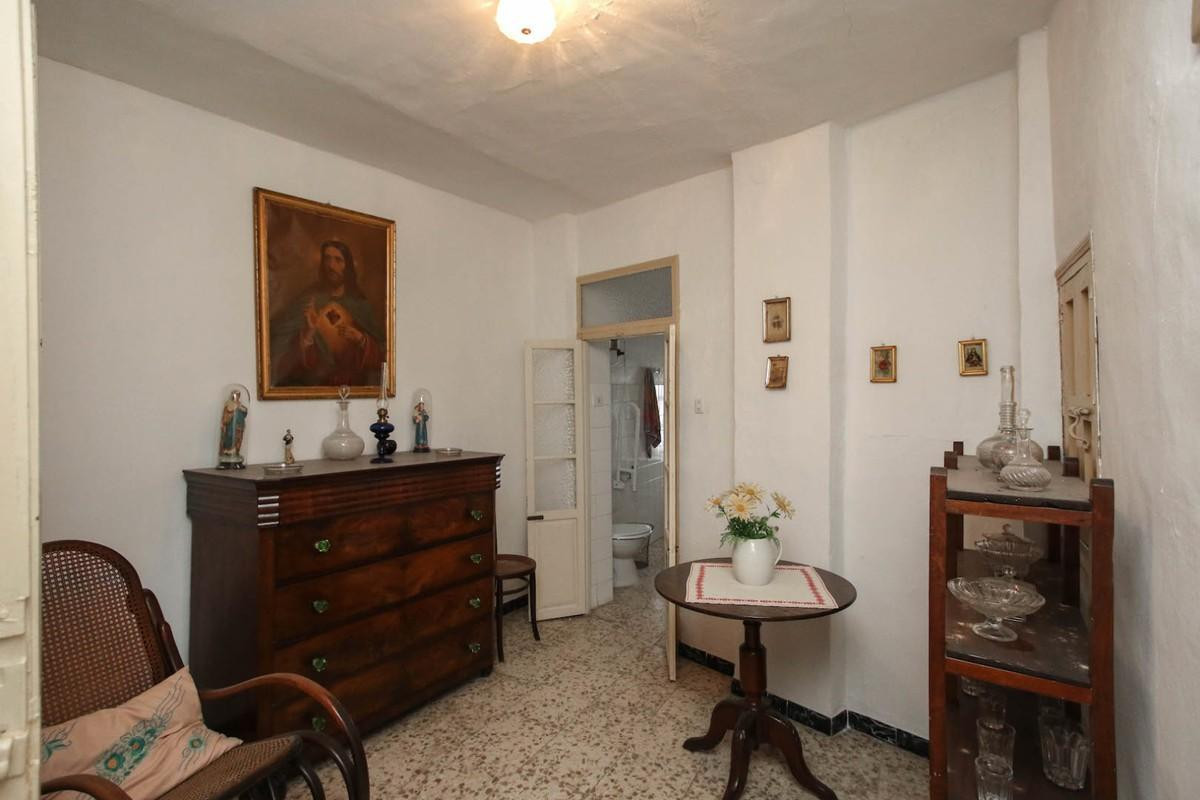 6 Bed Commercial unit for sale in Tolox Costa Del Sol, Málaga, Spain