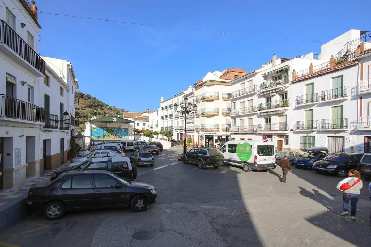 6 Bed Commercial unit for sale in Tolox Costa Del Sol, Málaga, Spain
