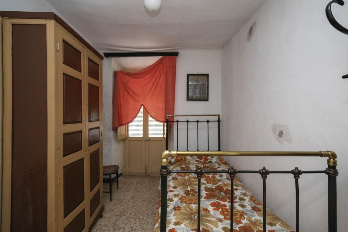 6 Bed Commercial unit for sale in Tolox Costa Del Sol, Málaga, Spain