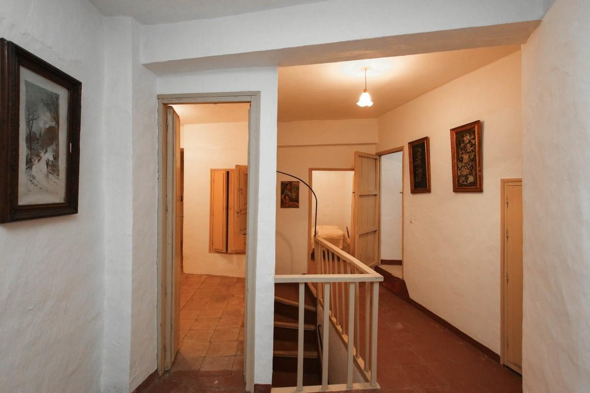 6 Bed Commercial unit for sale in Tolox Costa Del Sol, Málaga, Spain