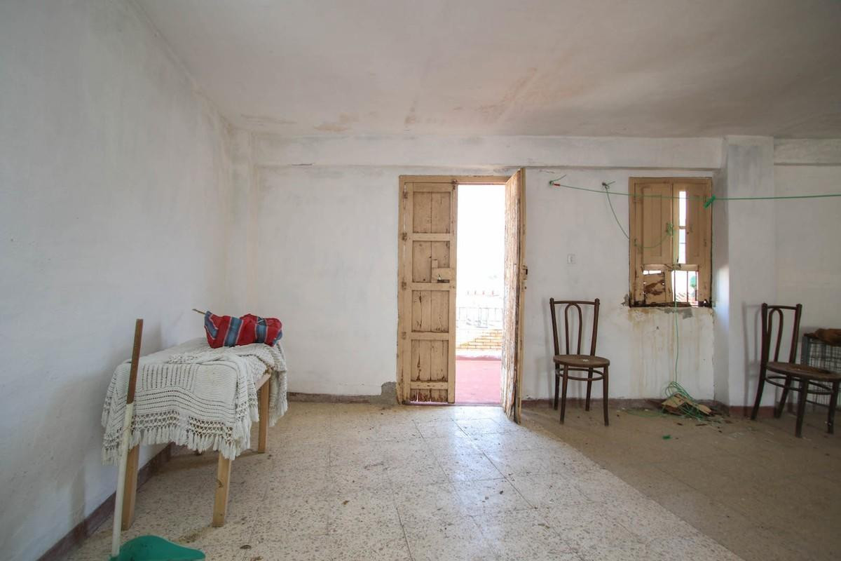 6 Bed Commercial unit for sale in Tolox Costa Del Sol, Málaga, Spain