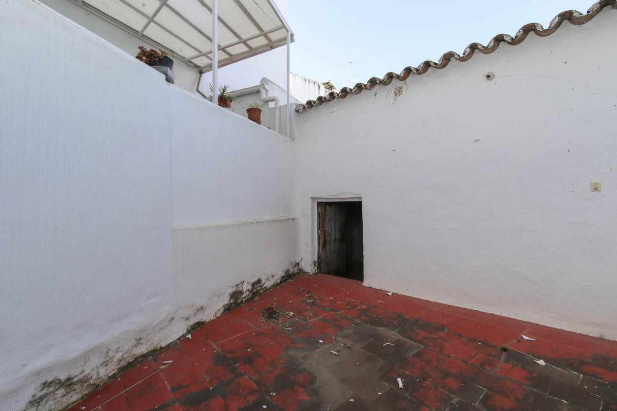 6 Bed Commercial unit for sale in Tolox Costa Del Sol, Málaga, Spain