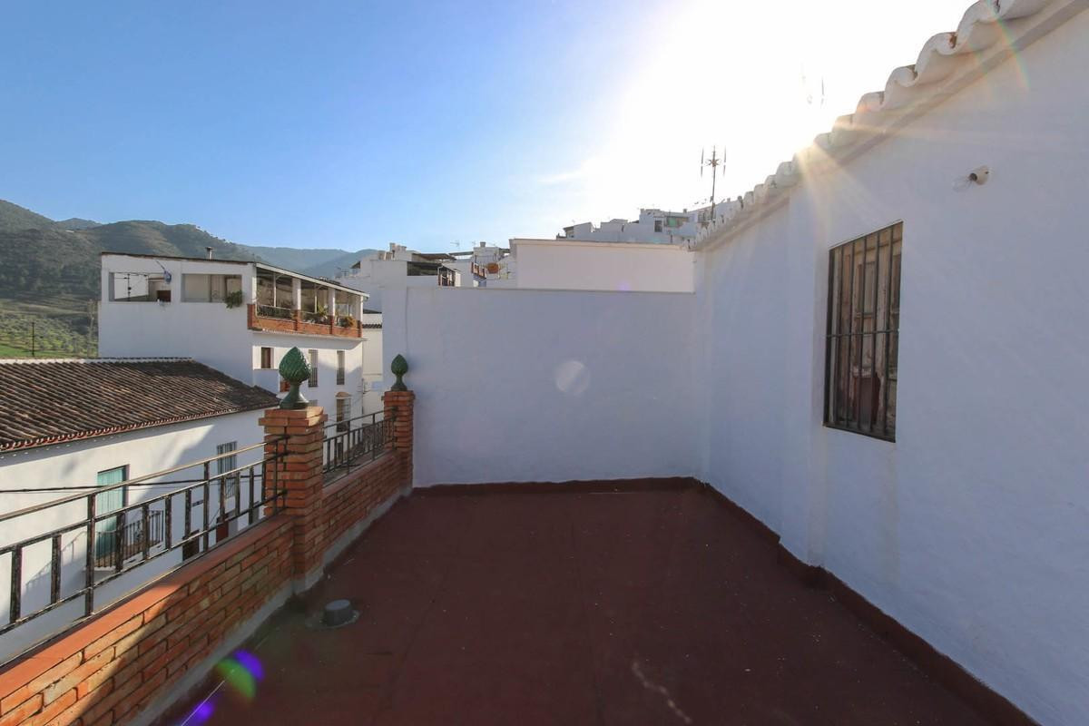 6 Bed Commercial unit for sale in Tolox Costa Del Sol, Málaga, Spain