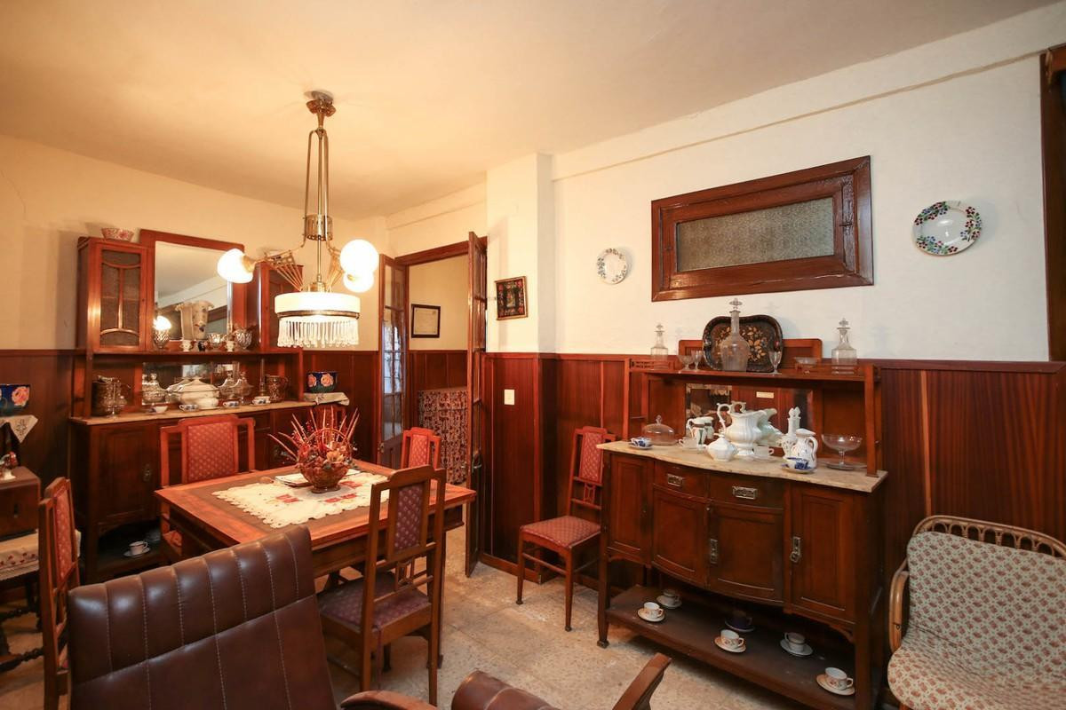 6 Bed Commercial unit for sale in Tolox Costa Del Sol, Málaga, Spain