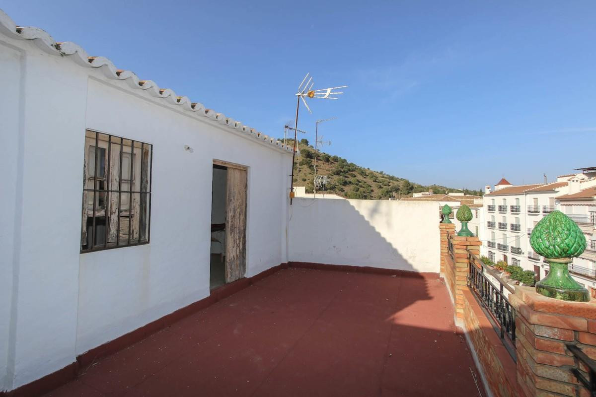 6 Bed Commercial unit for sale in Tolox Costa Del Sol, Málaga, Spain