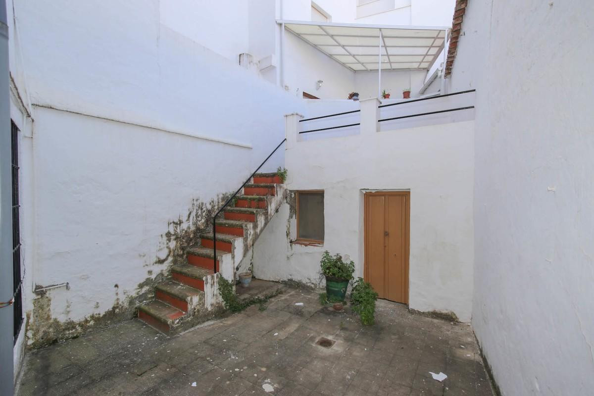 6 Bed Commercial unit for sale in Tolox Costa Del Sol, Málaga, Spain