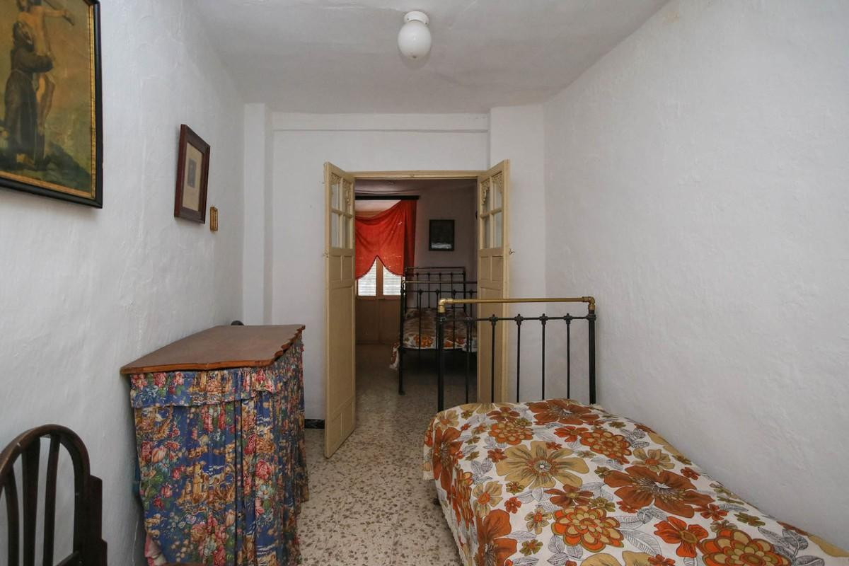 6 Bed Commercial unit for sale in Tolox Costa Del Sol, Málaga, Spain