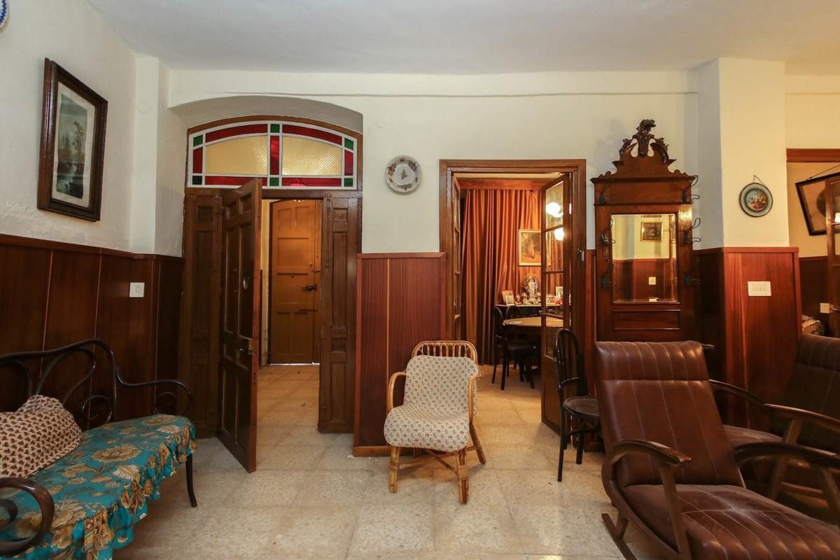 6 Bed Commercial unit for sale in Tolox Costa Del Sol, Málaga, Spain
