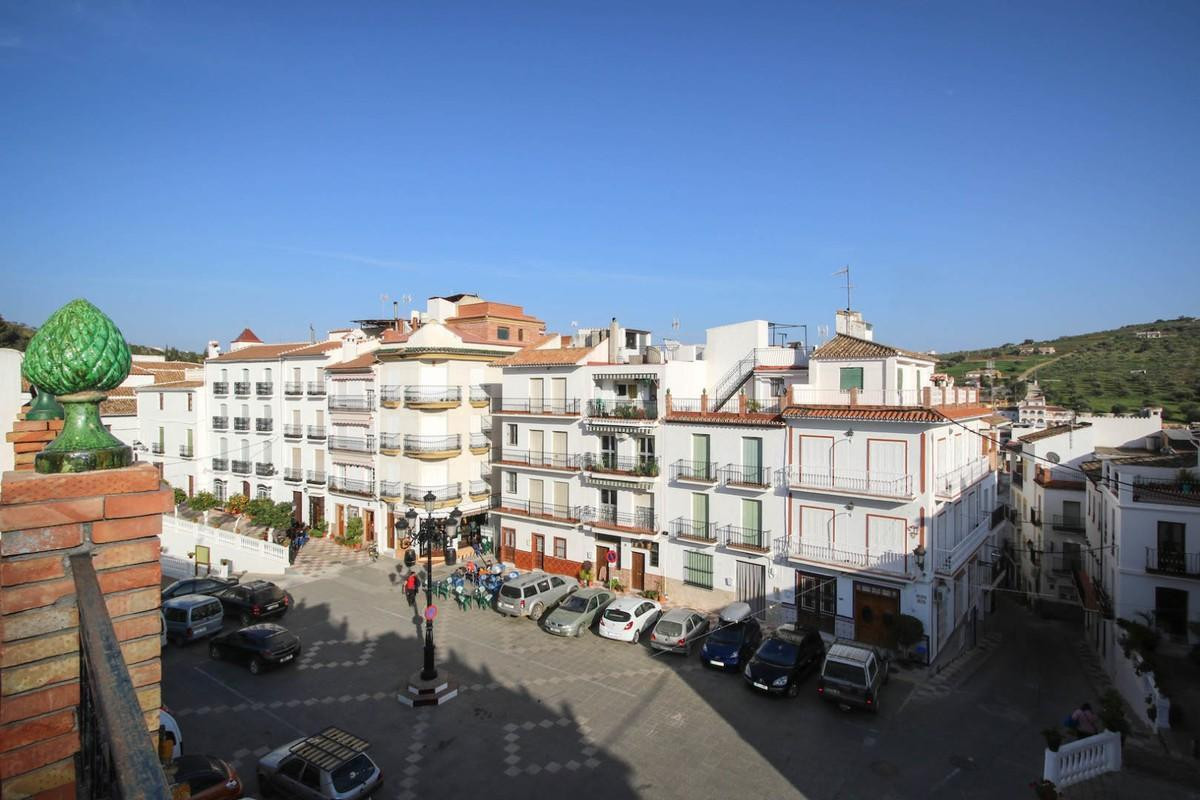 6 Bed Commercial unit for sale in Tolox Costa Del Sol, Málaga, Spain