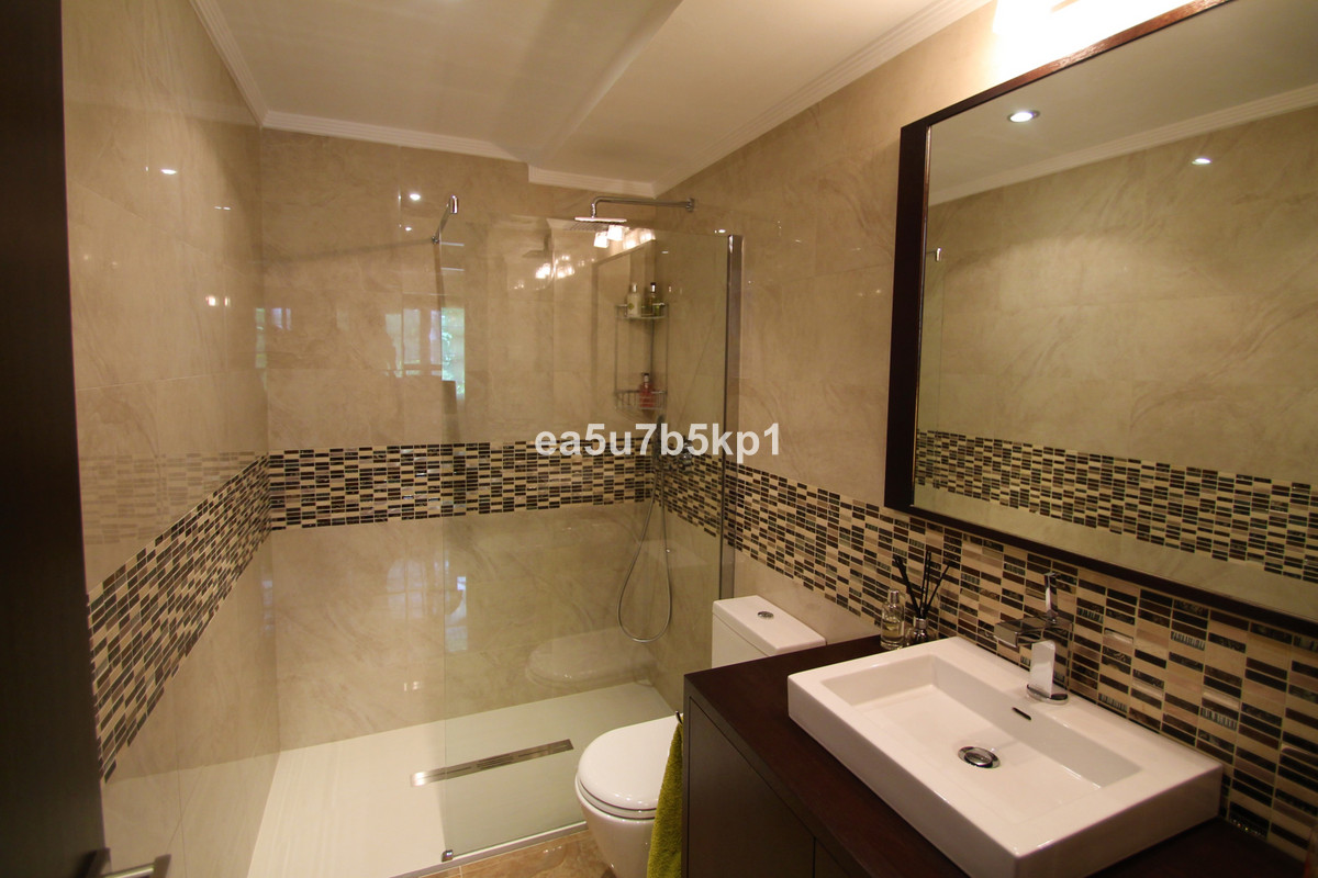3 Bed Apartment for sale in Benahavís Costa Del Sol, Málaga, Spain