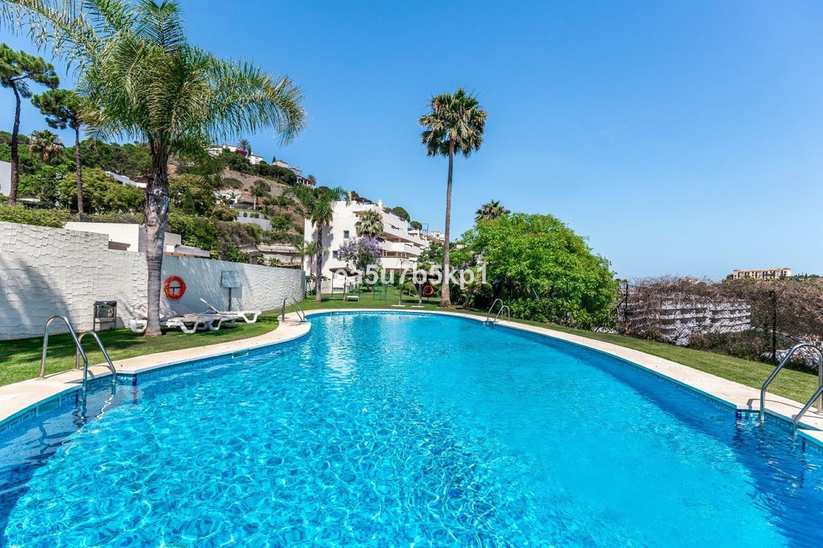 3 Bed Apartment for sale in Benahavís Costa Del Sol, Málaga, Spain