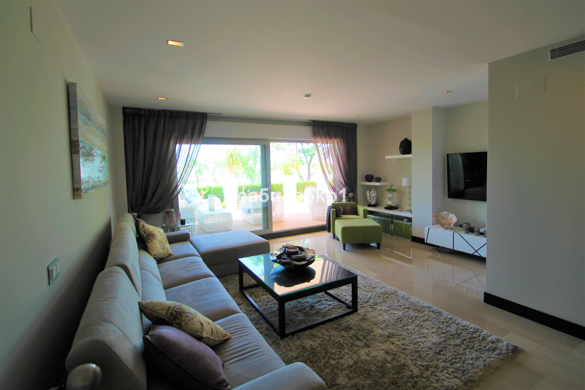 3 Bed Apartment for sale in Benahavís Costa Del Sol, Málaga, Spain