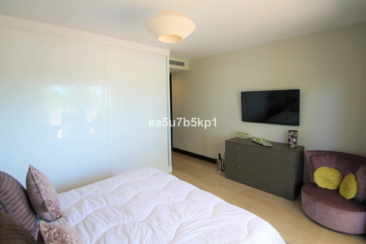 3 Bed Apartment for sale in Benahavís Costa Del Sol, Málaga, Spain