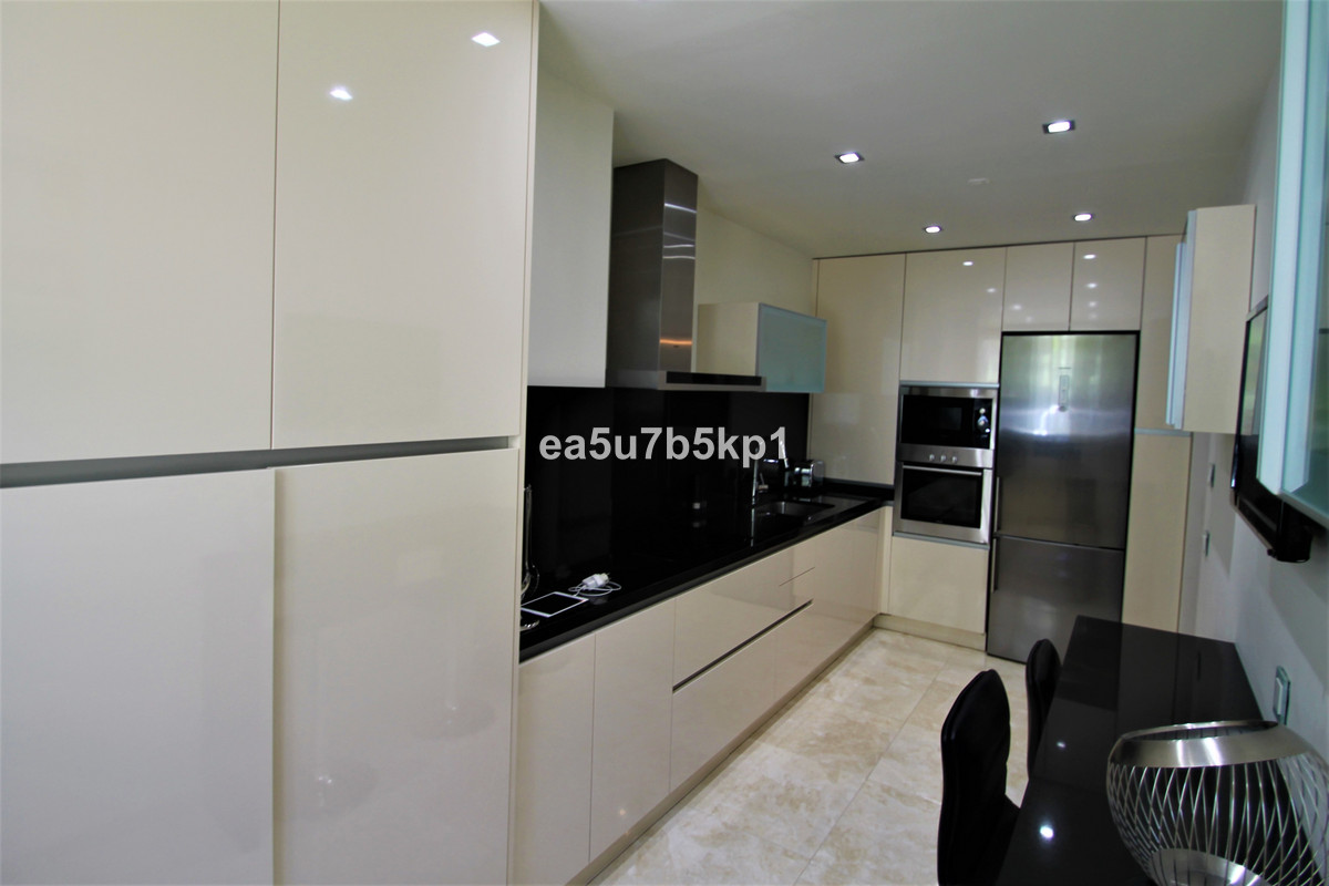 3 Bed Apartment for sale in Benahavís Costa Del Sol, Málaga, Spain