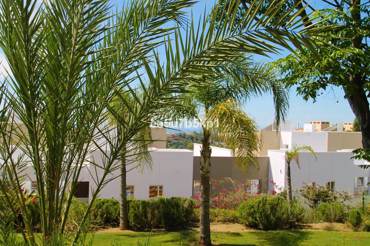 3 Bed Apartment for sale in Benahavís Costa Del Sol, Málaga, Spain
