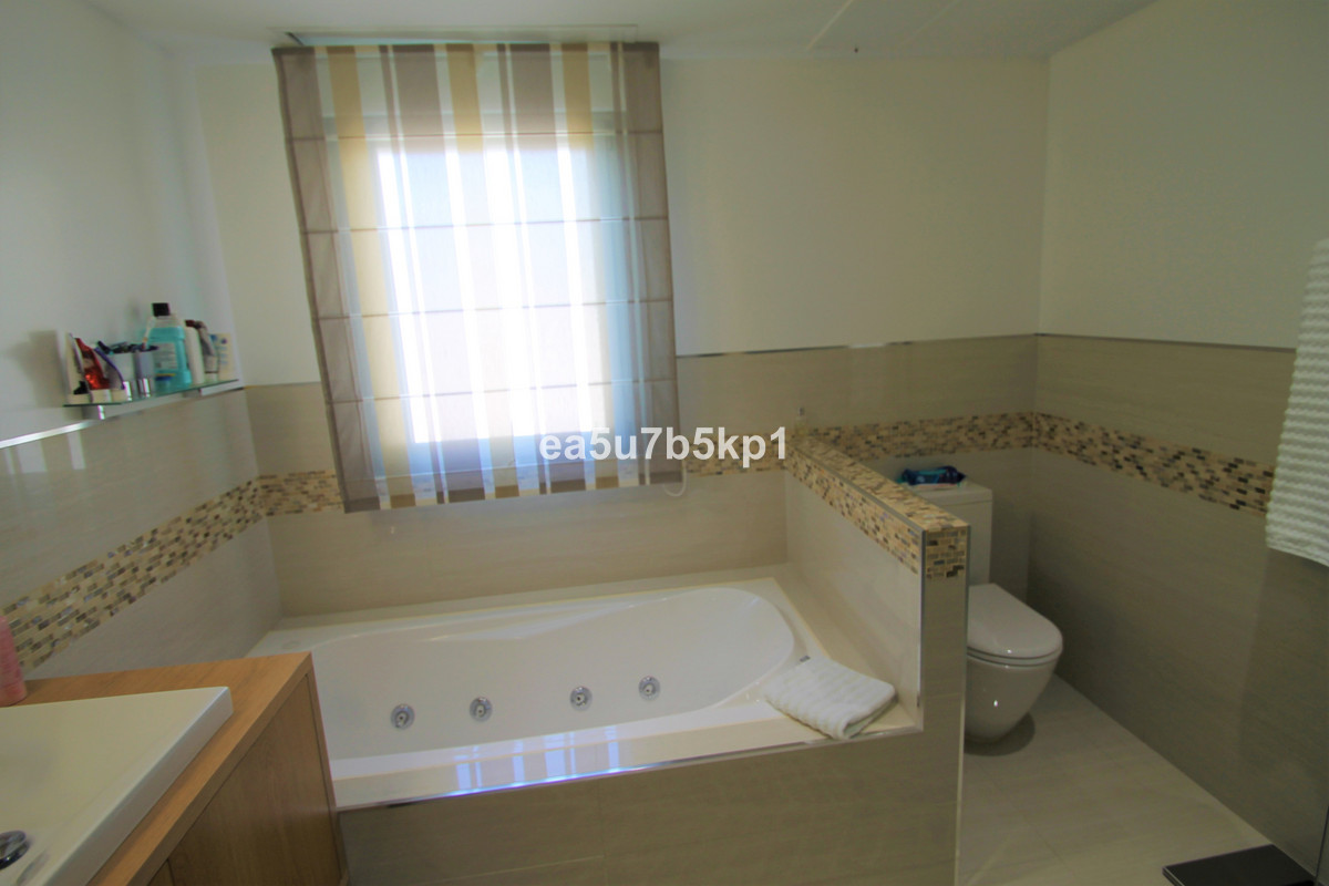 3 Bed Apartment for sale in Benahavís Costa Del Sol, Málaga, Spain