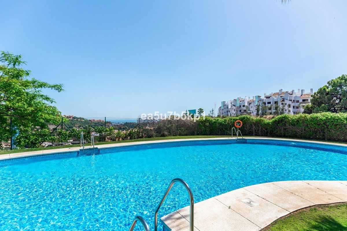 3 Bed Apartment for sale in Benahavís Costa Del Sol, Málaga, Spain