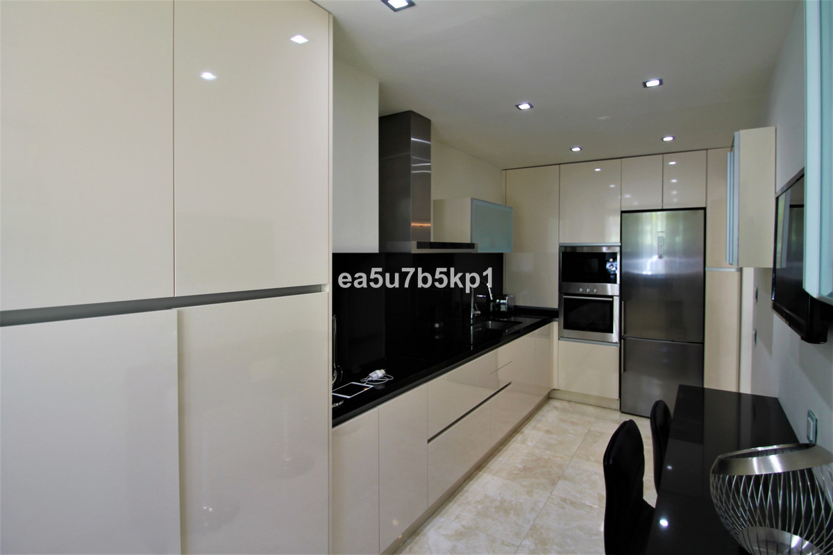 3 Bed Apartment for sale in Benahavís Costa Del Sol, Málaga, Spain