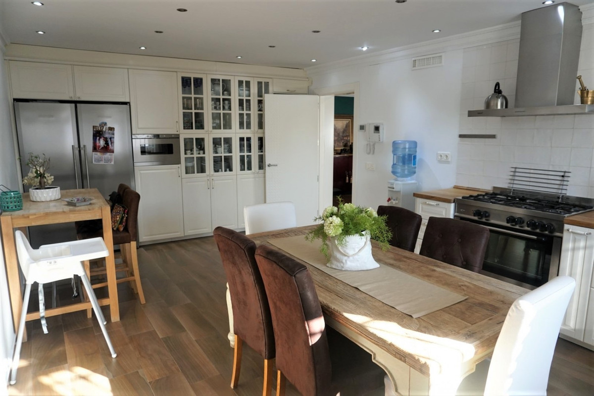 Se vende Villa - Chalet de 4 dormitorios en Costa Del Sol East, Málaga, España