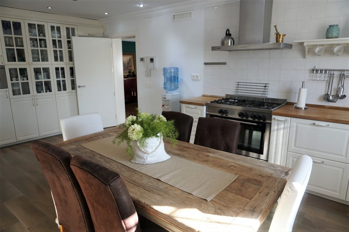 Se vende Villa - Chalet de 4 dormitorios en Costa Del Sol East, Málaga, España