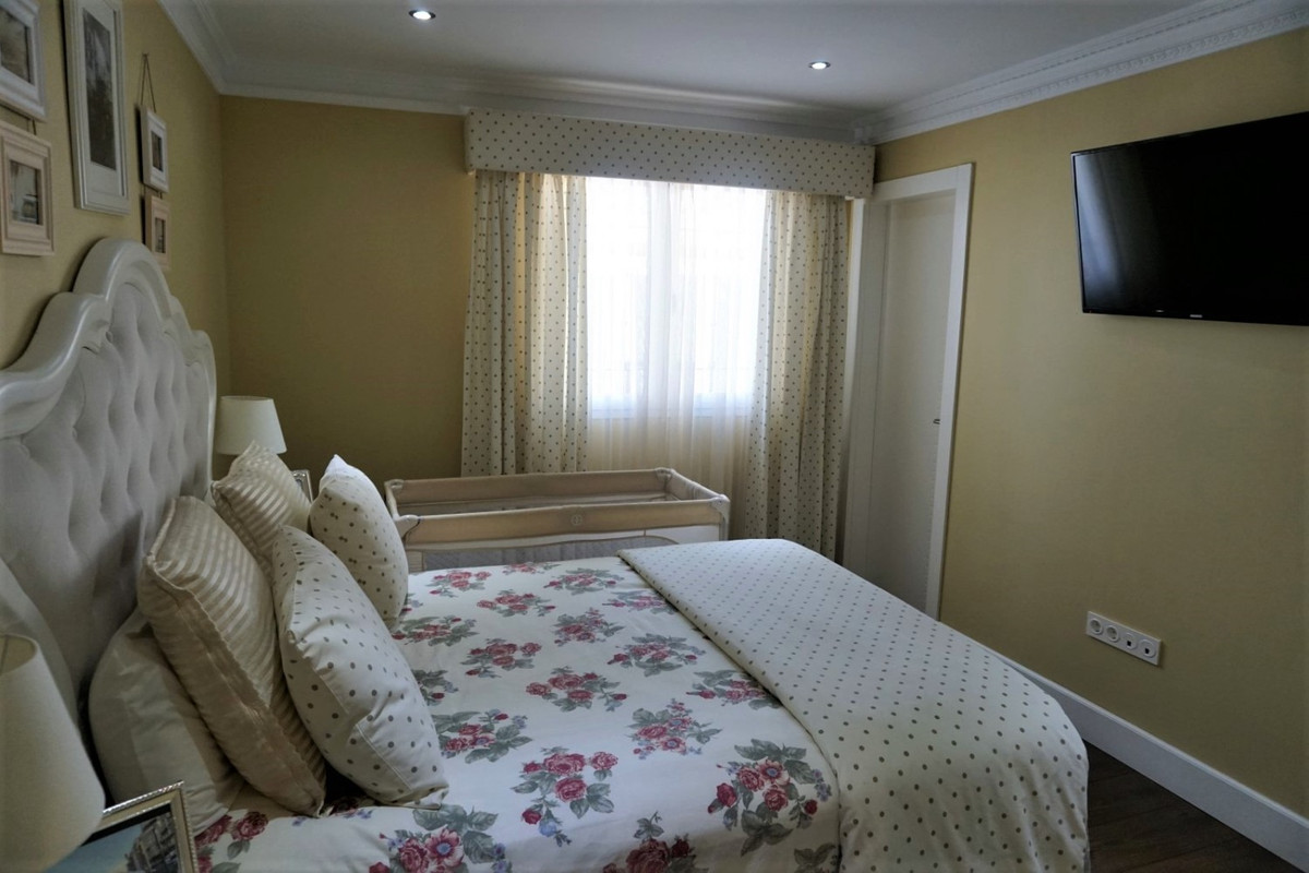 Se vende Villa - Chalet de 4 dormitorios en Costa Del Sol East, Málaga, España