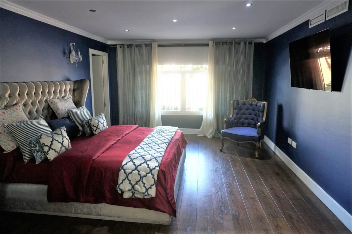 Se vende Villa - Chalet de 4 dormitorios en Costa Del Sol East, Málaga, España