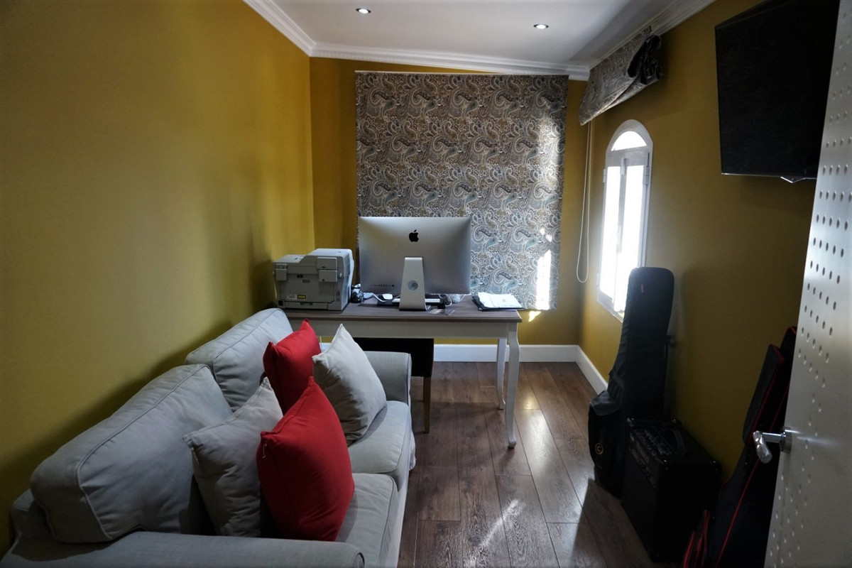 Se vende Villa - Chalet de 4 dormitorios en Costa Del Sol East, Málaga, España