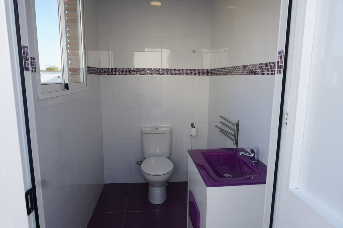 Se vende Villa - Chalet de 4 dormitorios en Costa Del Sol East, Málaga, España
