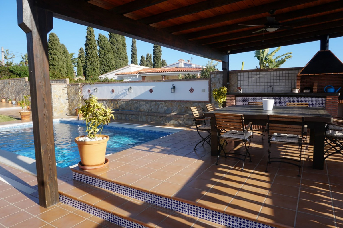 Se vende Villa - Chalet de 4 dormitorios en Costa Del Sol East, Málaga, España