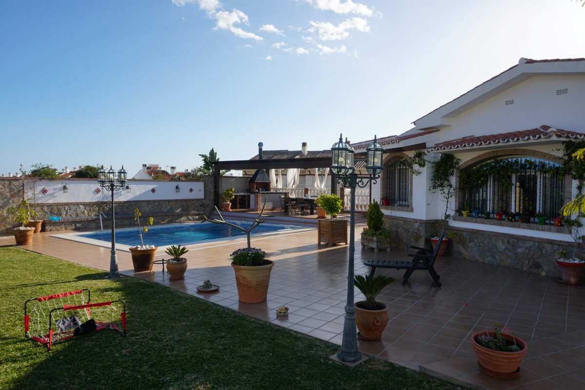 Se vende Villa - Chalet de 4 dormitorios en Costa Del Sol East, Málaga, España