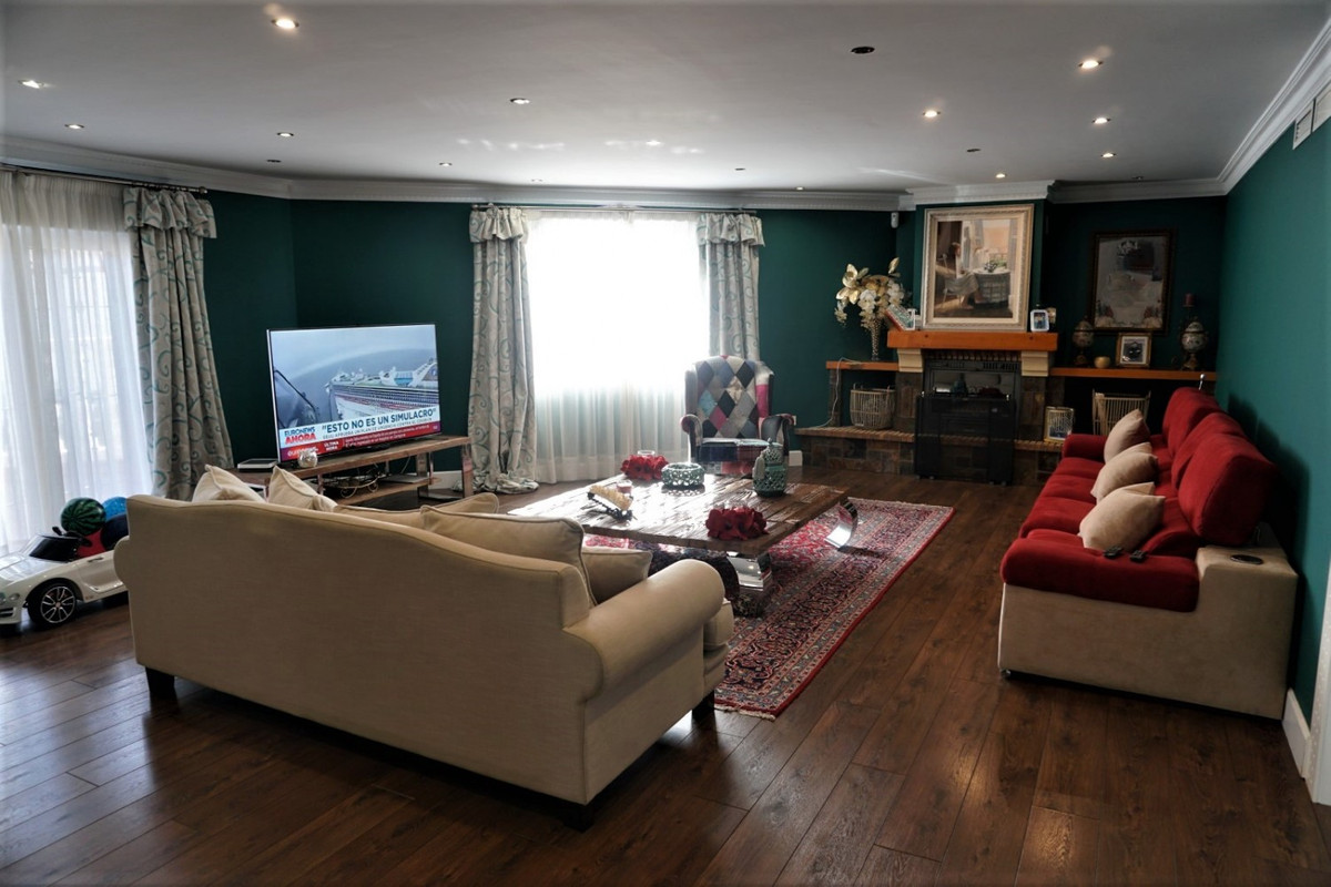 Se vende Villa - Chalet de 4 dormitorios en Costa Del Sol East, Málaga, España