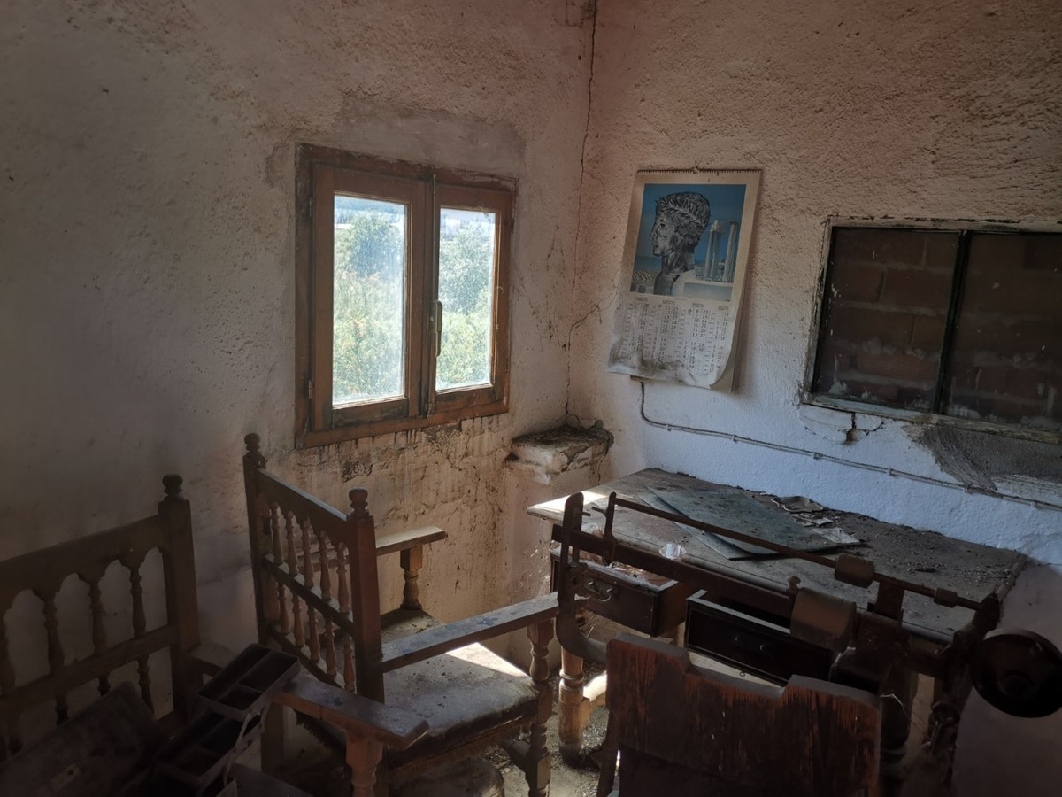 Se vende Finca - Cortijo de 3 dormitorios en Costa Del Sol East, Málaga, España