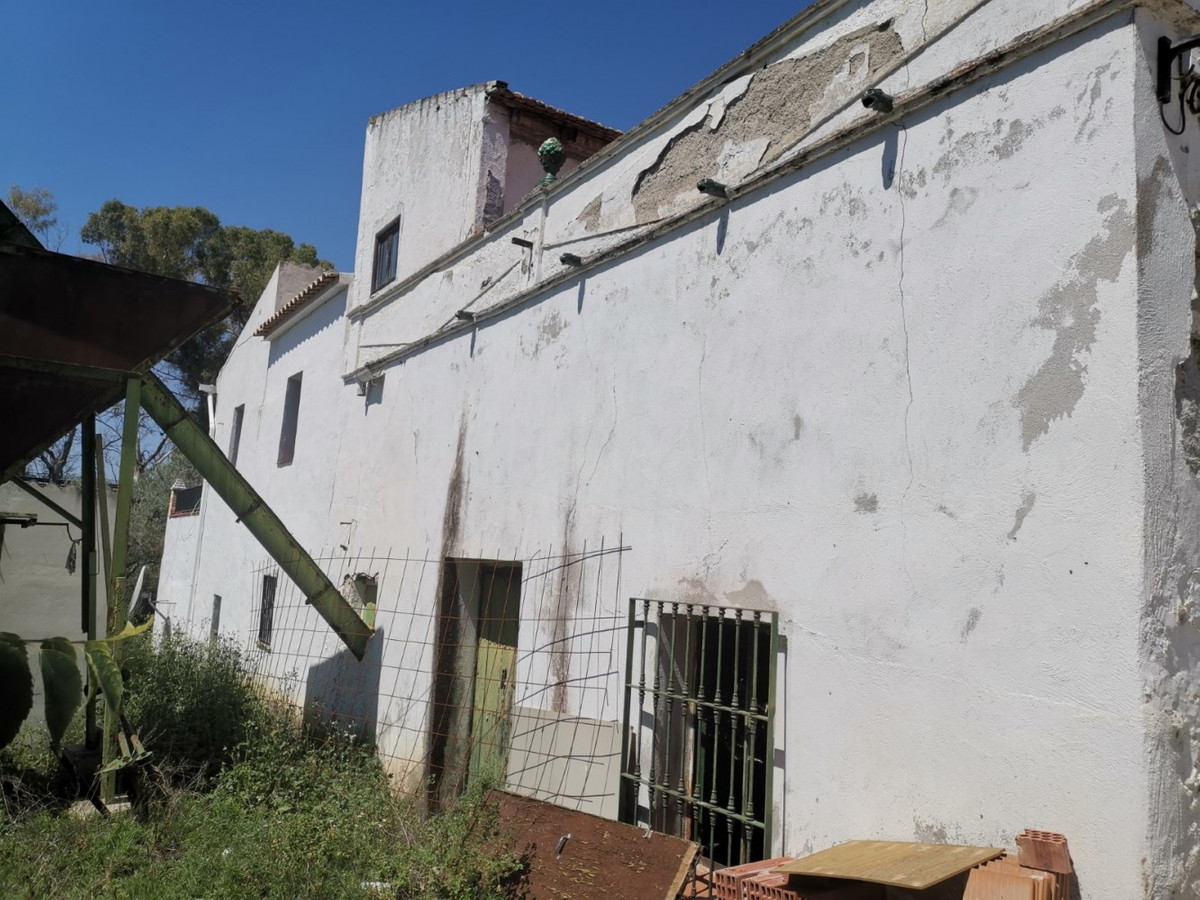 Se vende Finca - Cortijo de 3 dormitorios en Costa Del Sol East, Málaga, España