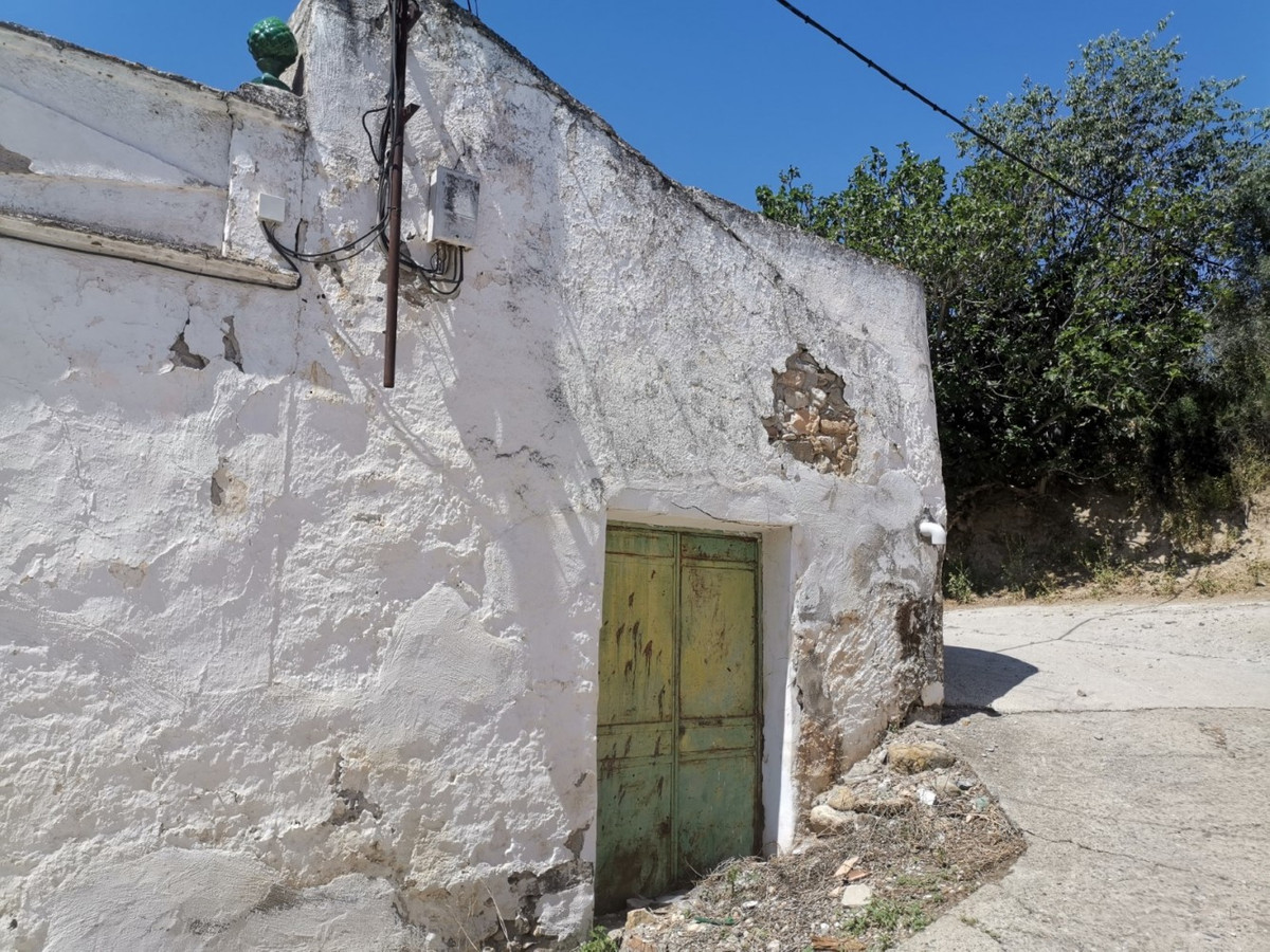 Se vende Finca - Cortijo de 3 dormitorios en Costa Del Sol East, Málaga, España