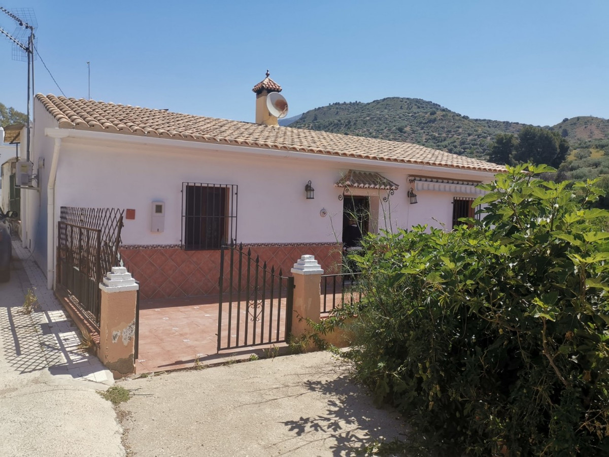 Se vende Finca - Cortijo de 3 dormitorios en Costa Del Sol East, Málaga, España
