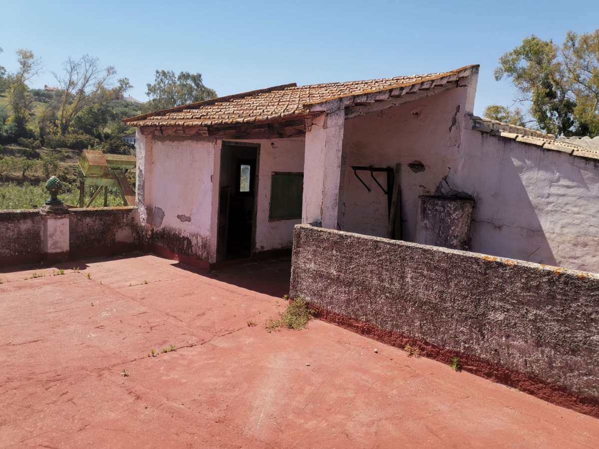 Se vende Finca - Cortijo de 3 dormitorios en Costa Del Sol East, Málaga, España