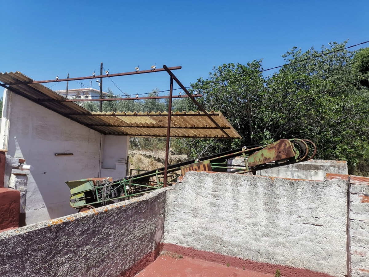 Se vende Finca - Cortijo de 3 dormitorios en Costa Del Sol East, Málaga, España