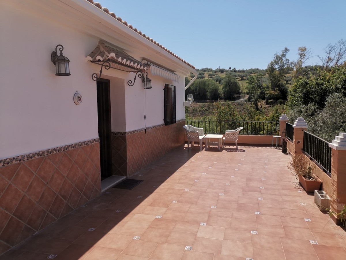 Se vende Finca - Cortijo de 3 dormitorios en Costa Del Sol East, Málaga, España