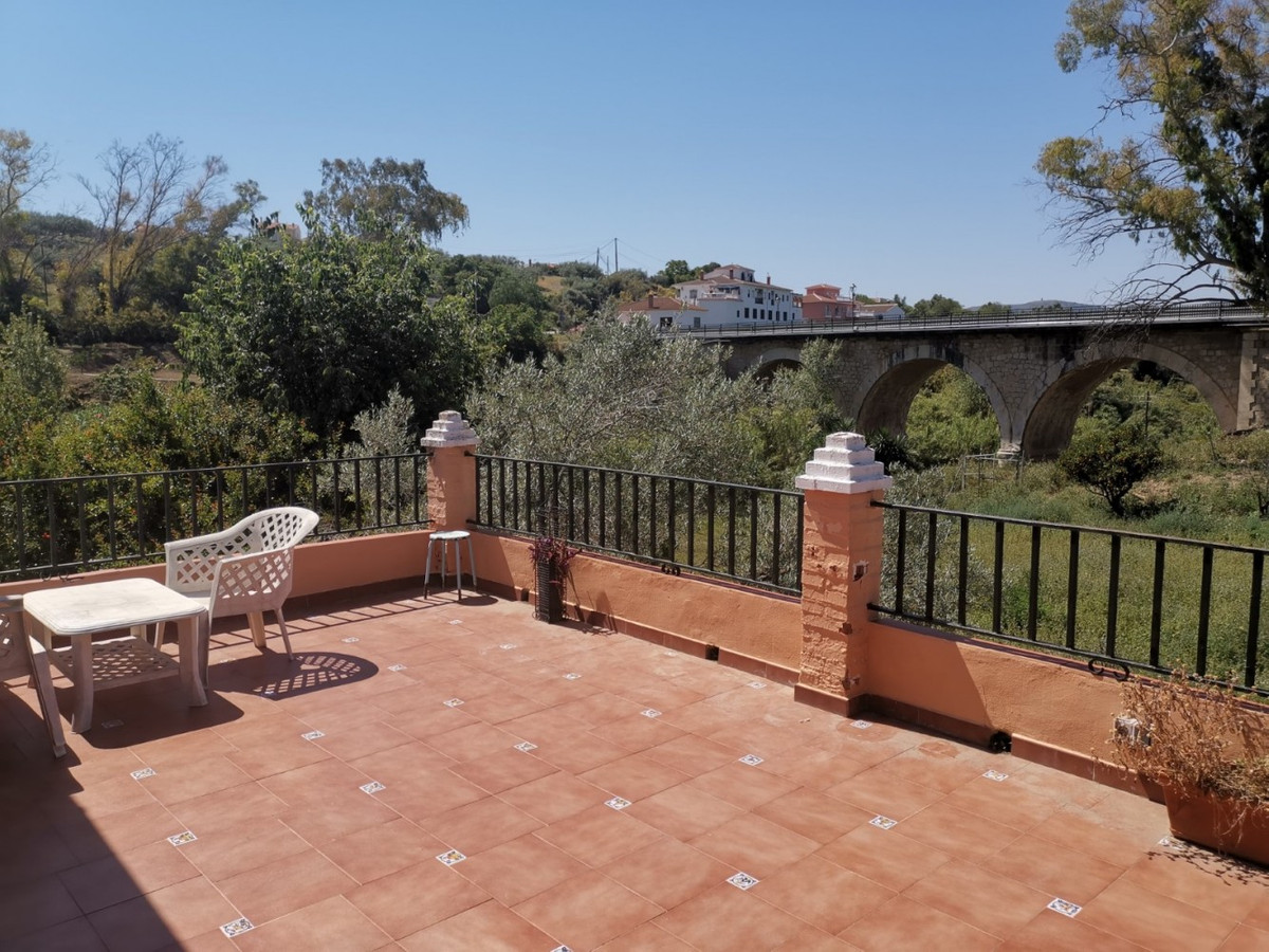Se vende Finca - Cortijo de 3 dormitorios en Costa Del Sol East, Málaga, España