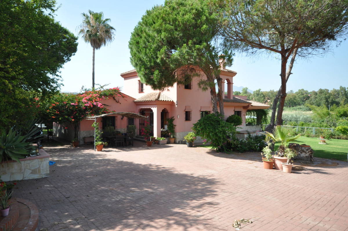 4 Bed Townhouse for sale in Casares Playa Costa Del Sol, Málaga, Spain